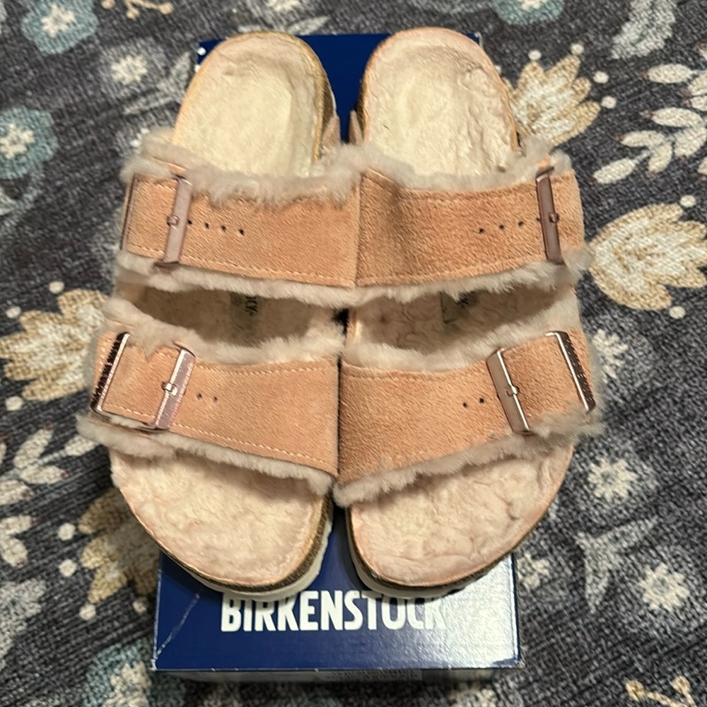 Birkenstock Arizona Suede Shearling in great used condition!